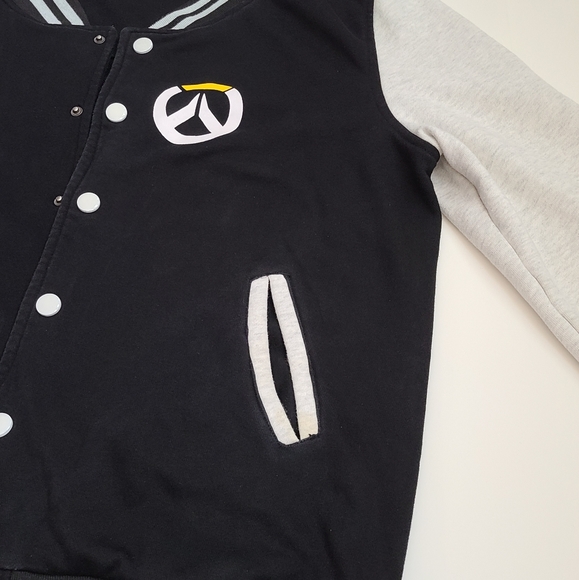 Overwatch Snap Button Sweater - Picture 8 of 11